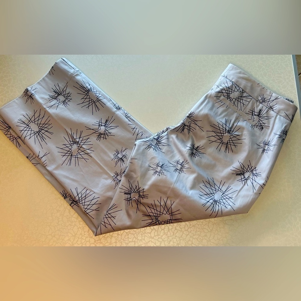 ANNIKA Cutter & Buck | ladies cropped golf pants. Size: 8